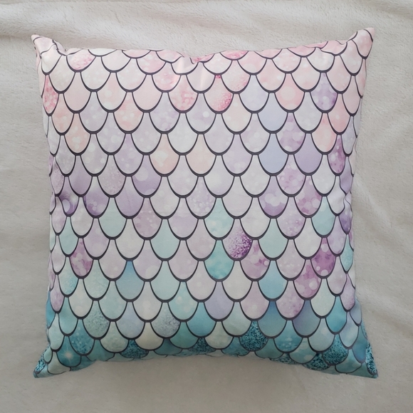 Accent pillow , 18" x 18"" - Picture 3 of 5